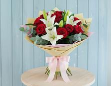 Букет цветов из:  Лилии и Розы в Верещагино