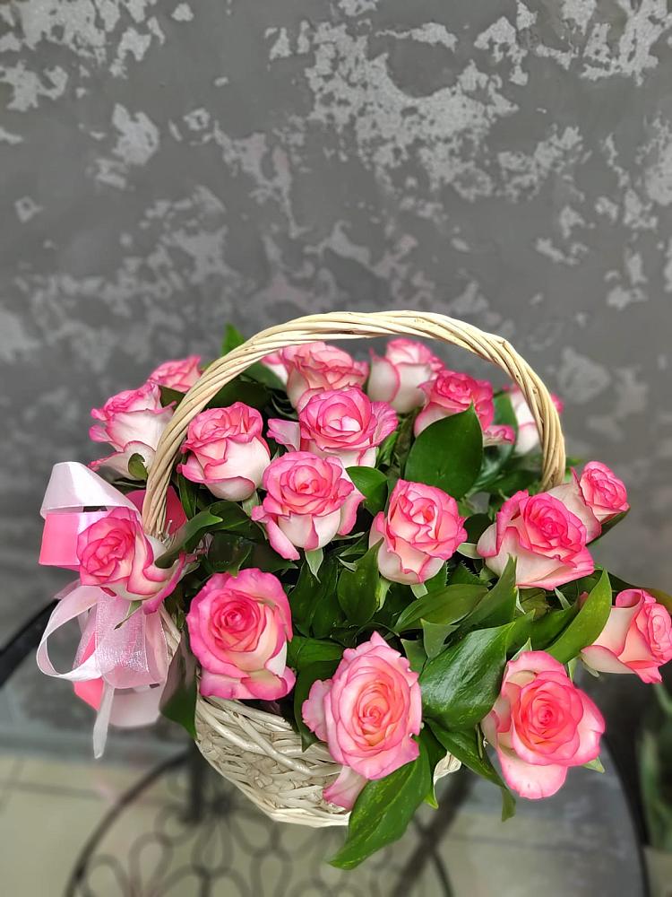 Цветочная композиция из Розы в корзине в Верещагино