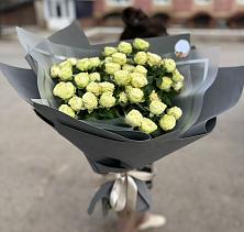 Букет Белые кустовые розы Солинеро в Верещагино