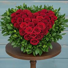 Цветочная композиция из Розы в виде сердца в Верещагино