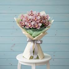 Букет цветов из:  Орхидеи и Розы в Верещагино