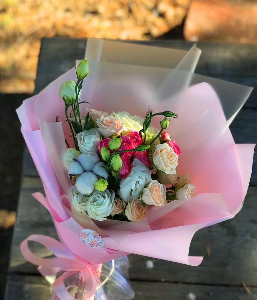 Букет цветов из: Розы и Лизиантусы в Верещагино