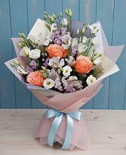 Букет цветов из:  Лизиантусы, Розы, Альстромерии и Гипсофила в Верещагино