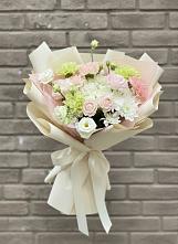 Букет цветов из:  Гвоздики, Розы, Лизиантусы и Хризантемы #REPLACE_PRED# Верещагино