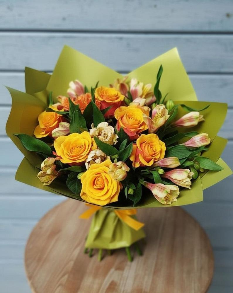 Букет цветов из: Альстромерии и Розы в Верещагино