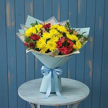 Букет цветов из:  Альстромерии и Хризантемы в Верещагино