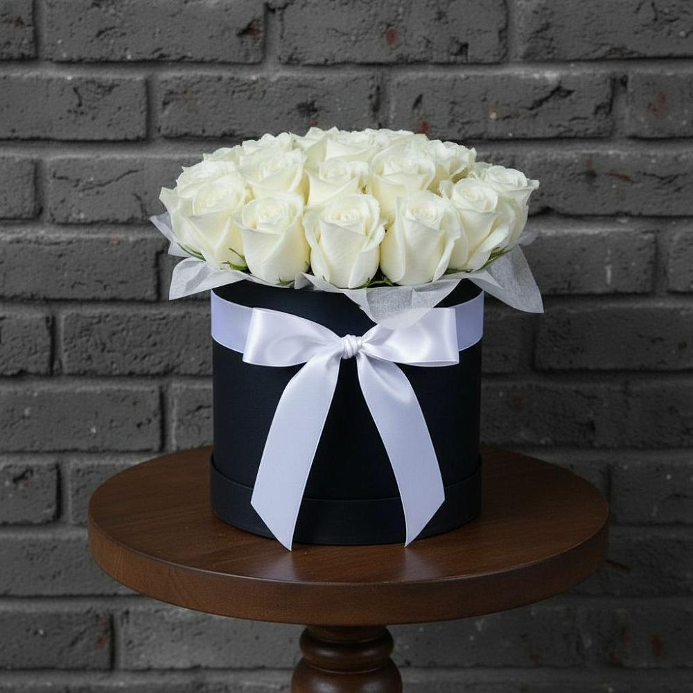 Цветочная композиция из Розы в шляпной коробке в Верещагино