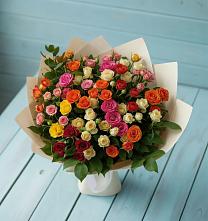 Букет Микс из разноцветных кустовых роз в Верещагино